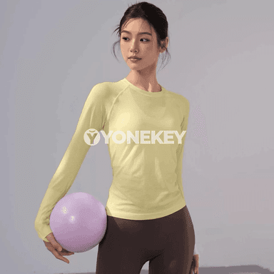 Zenanlar üçin uzyn ýeňli sport futbolkasy — ýoga we fitnes üçin