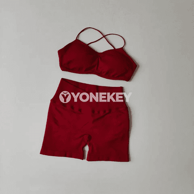 Zenanlar üçin ýokary belli ýoga toplumy, sport bra we şortikli set