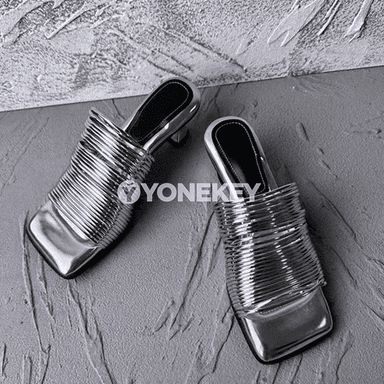 Zenanlar üçin tomusky tekiz burçly moda sandallar
