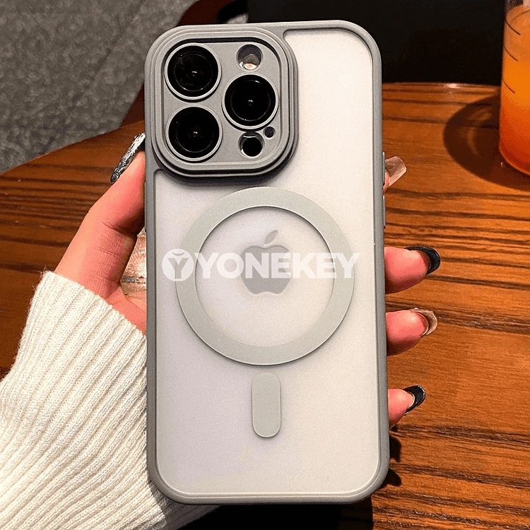 iPhone üçin mat, şokdan goraýan magnitli örtük