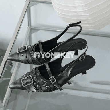 Zenanlar üçin stiletto sandal, inçe topukly, metal bezegli