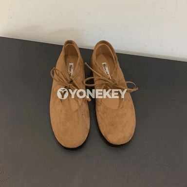 Zenanlar üçin ýassyk ýüzli Mary Jane düz köwüşler, rahat slip-on
