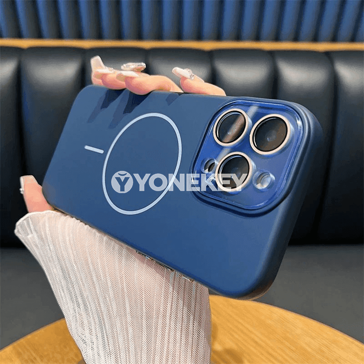 iPhone 11–16 üçin Magsafe magnitli silikon gorag gaby