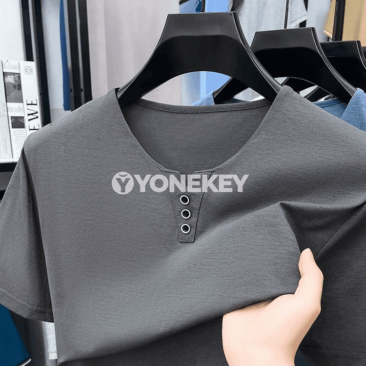 Erkekler üçin ýeňil, dem alýan slim fit henli futbolka