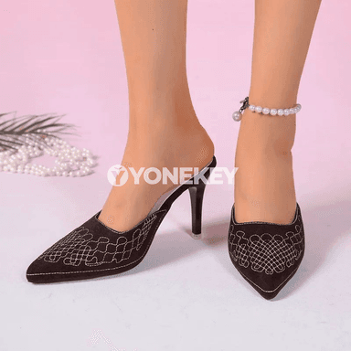 Zenanlar üçin tomusky inçe ökjelı açyk sandallar