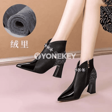 Zenanlar üçin ýokary ökçeli ujy inçejik moda ädikler