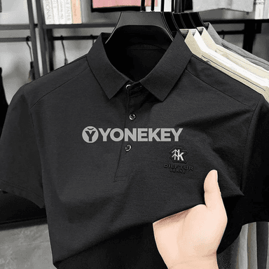 Erkekler üçin logo tikilen ýeňi gysga polo futbolka, gündelik rahat görnüş
