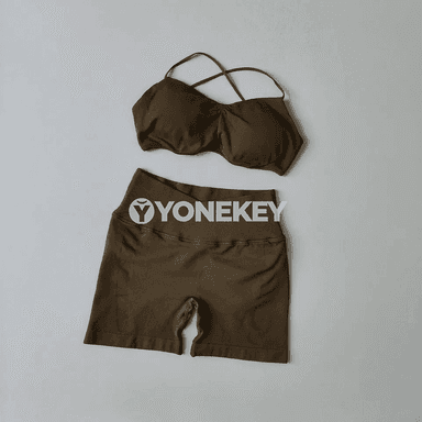 Zenanlar üçin ýokary belli ýoga toplumy, sport bra we şortikli set