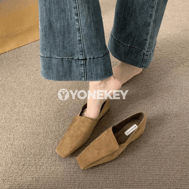 Ýaz-güýz üçin retro inçe burunly pes ökçeli aýal köwüşleri