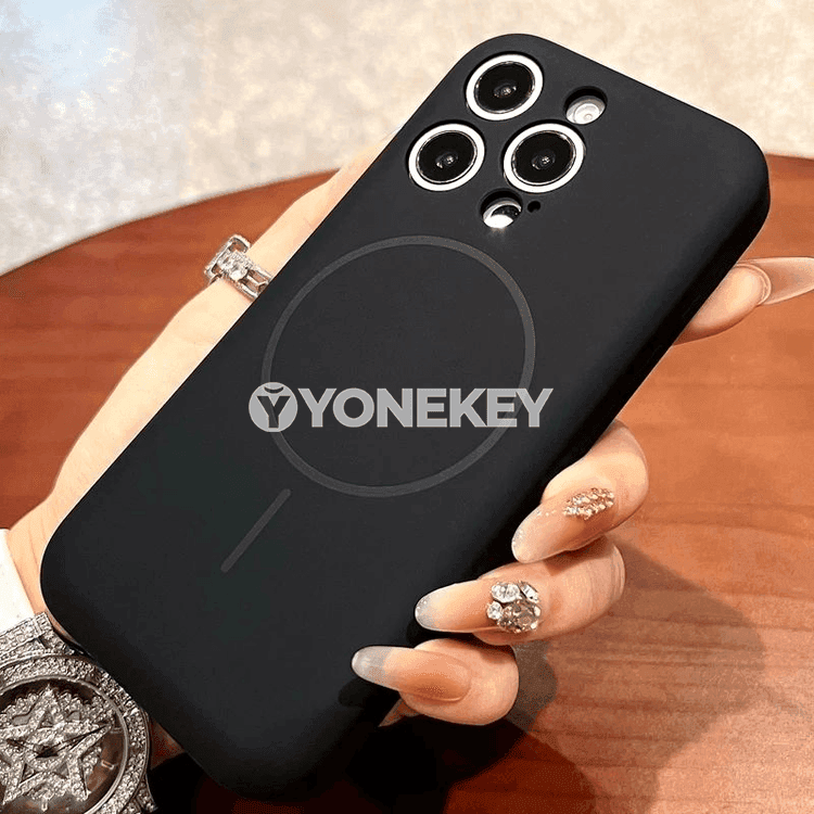 iPhone üçin magnitli silikon gorag gapagy