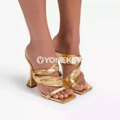 Zenanlar üçin moda kwadrat barmakly ýokary ökjeli şypbyklar