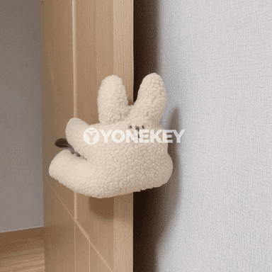 Çagalar üçin howpsuzlyk gulpy — şkaf we gapy goragçysy