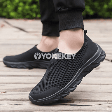 Erkekler üçin ýeňil sport köwüşleri, dem alýan gündelik slip-on