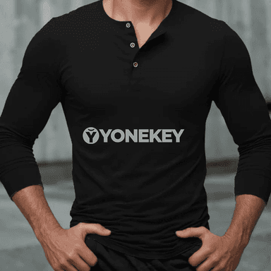 Erkekler üçin ýeňil, dem alýan Henley boýun futbolka