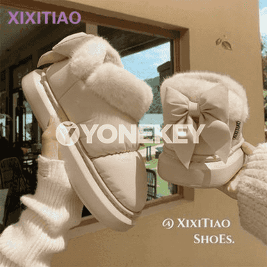 Gyzlar üçin niýetlenen gyş aýakgaplary.