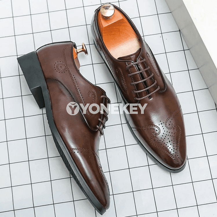 Erkekler üçin klassiki brogue köwüşler, resmi we gündelik