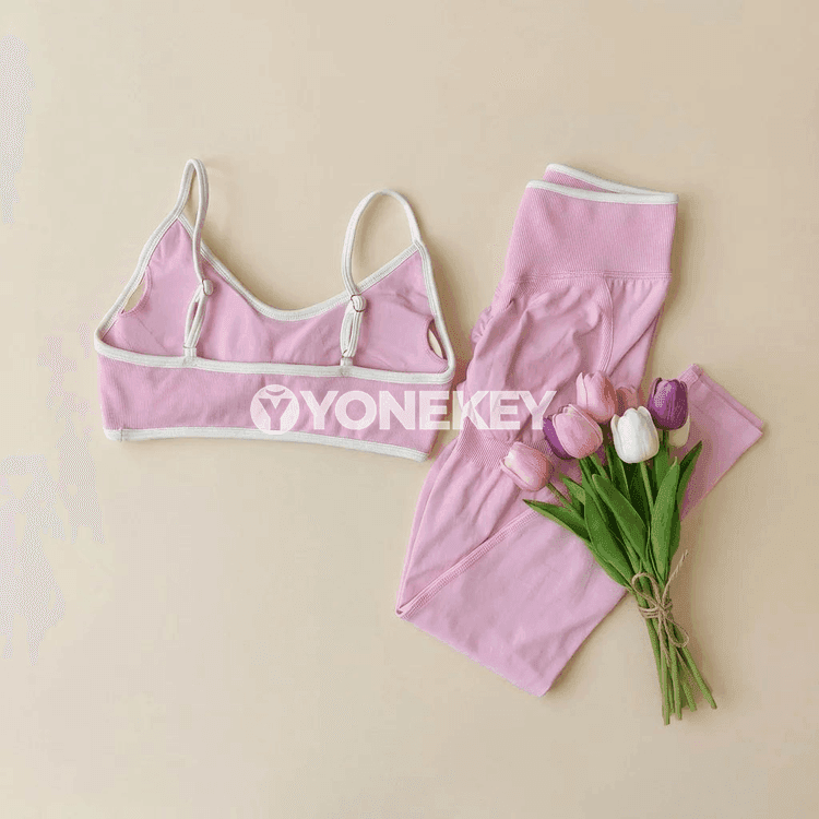 Aýallar üçin 2 bölekli sport toplumy: ýokary belli leggins we bras