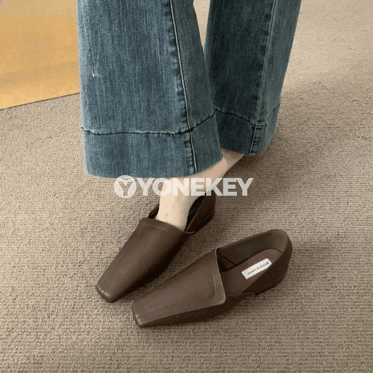 Ýaz-güýz üçin retro inçe burunly pes ökçeli aýal köwüşleri