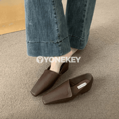 Ýaz-güýz üçin retro inçe burunly pes ökçeli aýal köwüşleri