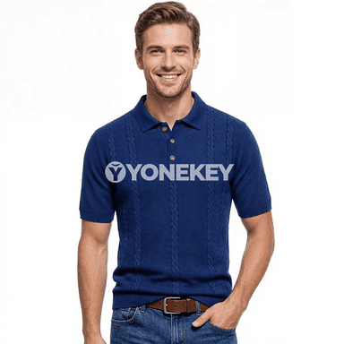 Erkekler üçin uly ölçegli polo köýnek, gysga ýeňli, düwmeli rahat model