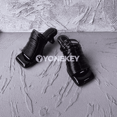 Zenanlar üçin tomusky tekiz burçly moda sandallar
