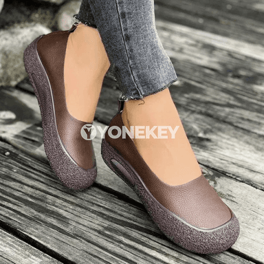 Zenanlar üçin retro deri slip-on köwüşler, rahat we ýeňil