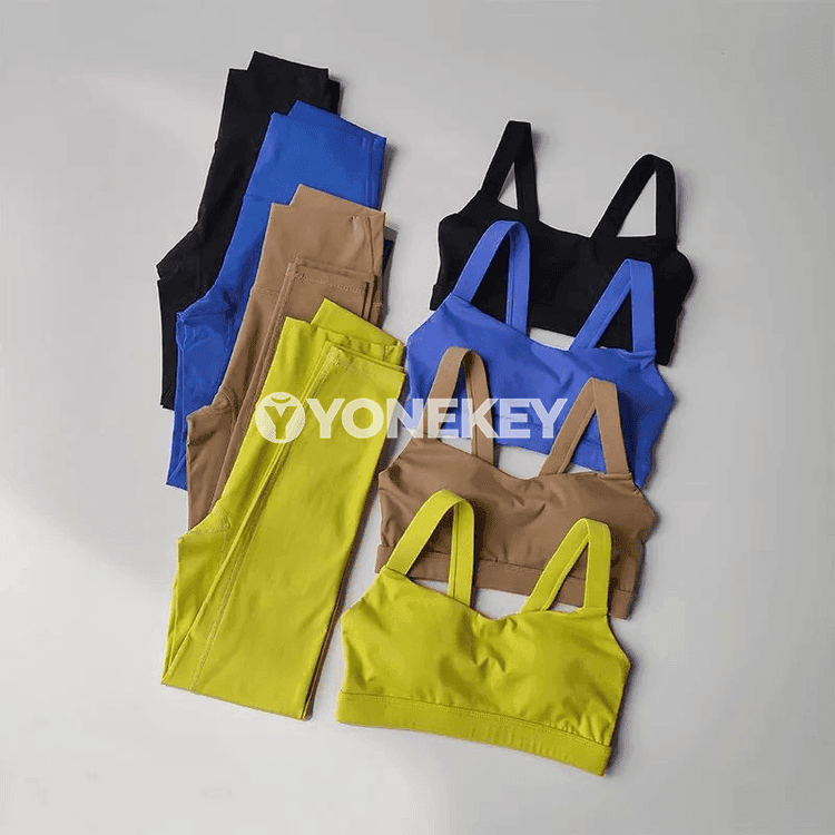 Aýallar üçin tikinsiz sport toplumy, ýokarky we leggins