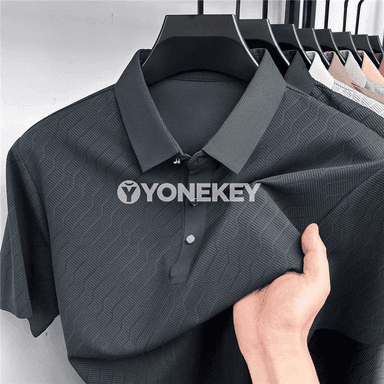 Erkekler üçin ýeňil polo köýnek, klassik kesim, gyrasy az