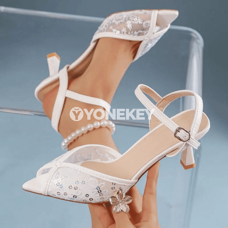Zenanlar üçin seýkilli stiletto sandal, beýik ökjeli, tokly