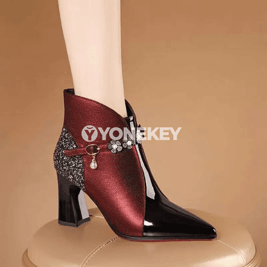 Zenanlar üçin ýokary ökçeli ujy inçejik moda ädikler