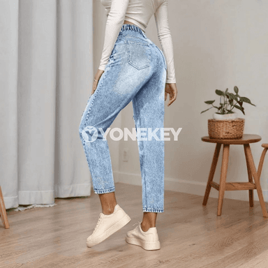 Zenanlar üçin dar kesimli ýyrtyk denim jeans, gündelik stil