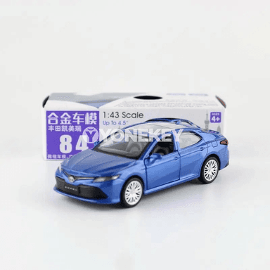 Toyota Camry 2017 metal model awtoulag 1:43, açylýan gapyly