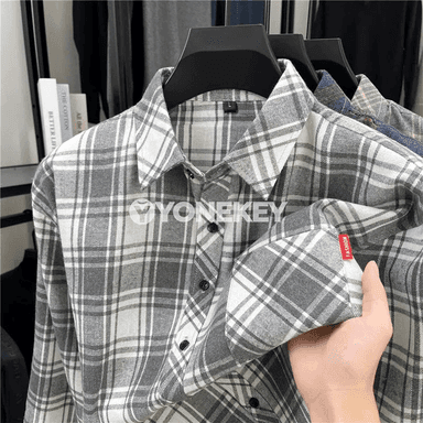 Erkekler üçin ýyly, ýumşak plaid düwmeli köýnek