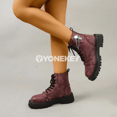 Zenanlar üçin metal zynjyrly platformaly retro gyş bootileri