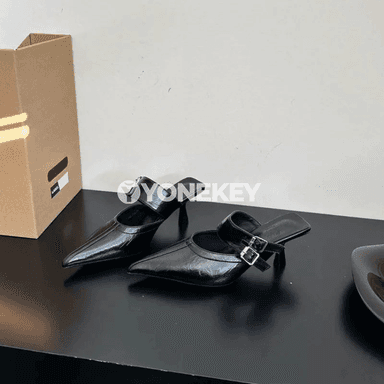 Zenanlar üçin uçly ökjedek sandal, fransuz stilinde