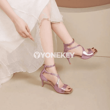 Zenanlar üçin tomusky ökjelі elegant sandallar