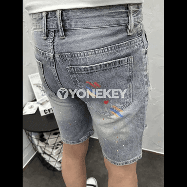 Erkekler üçin tomus jeans şorty, şäher stili