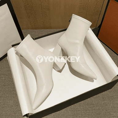 Nokady uçly ýokary ökjeli zenan gysga ädikler
