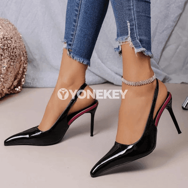 Zenanlar üçin döwrebap uçly stiletto ýokary ökjeli köwüşler.