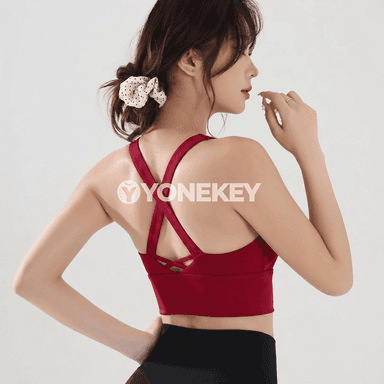 Aýallar üçin sport bras: ýumşak, ýeňil we ýokary goldawly ýoga modeli