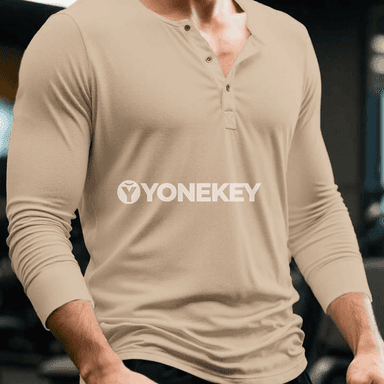 Erkekler üçin ýeňil, dem alýan Henley boýun futbolka