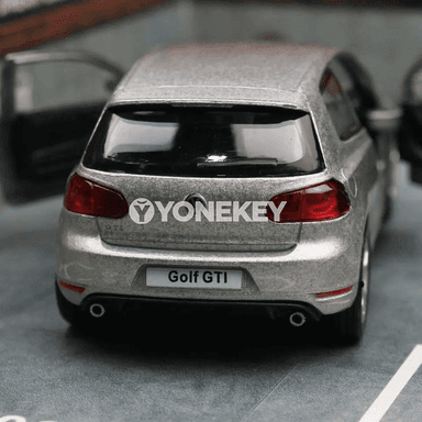 Volkswagen Golf GTI 1:36 metal model awtoulag, açylýan gapylar