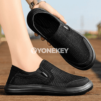 Erkekler üçin ýeňil dem alýan mesh krossowkalar, uly ölçegli, slip-on
