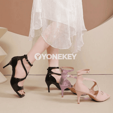 Zenanlar üçin tomusky ökjelі elegant sandallar