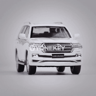 Toyota Land Cruiser LC200 1:64 metal model awtoulag — premium SUV