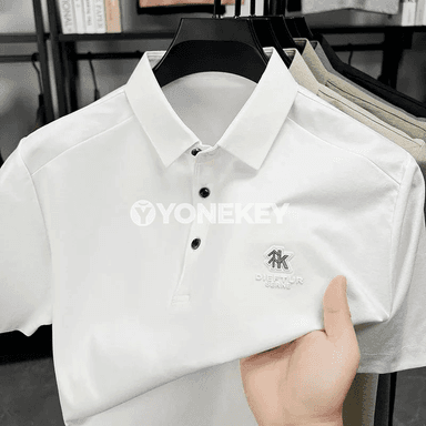Erkekler üçin logo tikilen ýeňi gysga polo futbolka, gündelik rahat görnüş