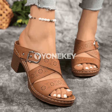 Zenanlar üçin ýokary ökjeli ýazky şypbyklar, deri, açyk model