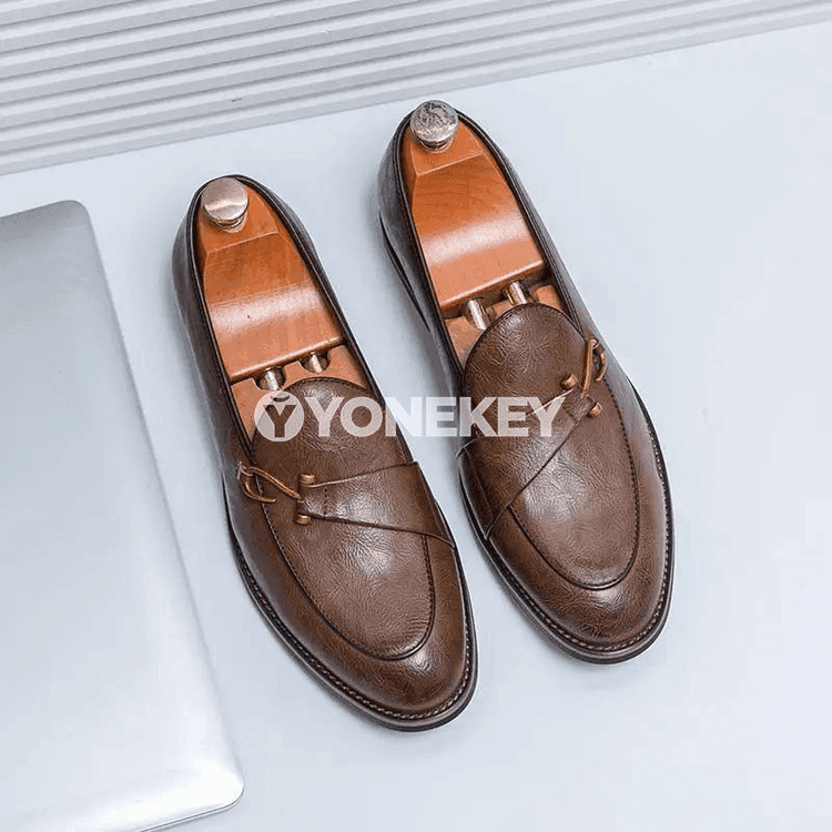 Erkekler üçin deri slip-on gündelik aýakgaplar, ýeňil we tykmaçsyz