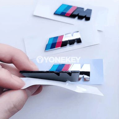 BMW M emblemli kuzow stikeri, arka bagaj ýazgysy — 5.5/4.5/9/7.3 sm