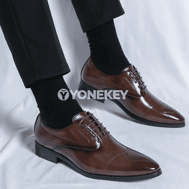 Erkekler üçin klassiki brogue köwüşler, resmi we gündelik
